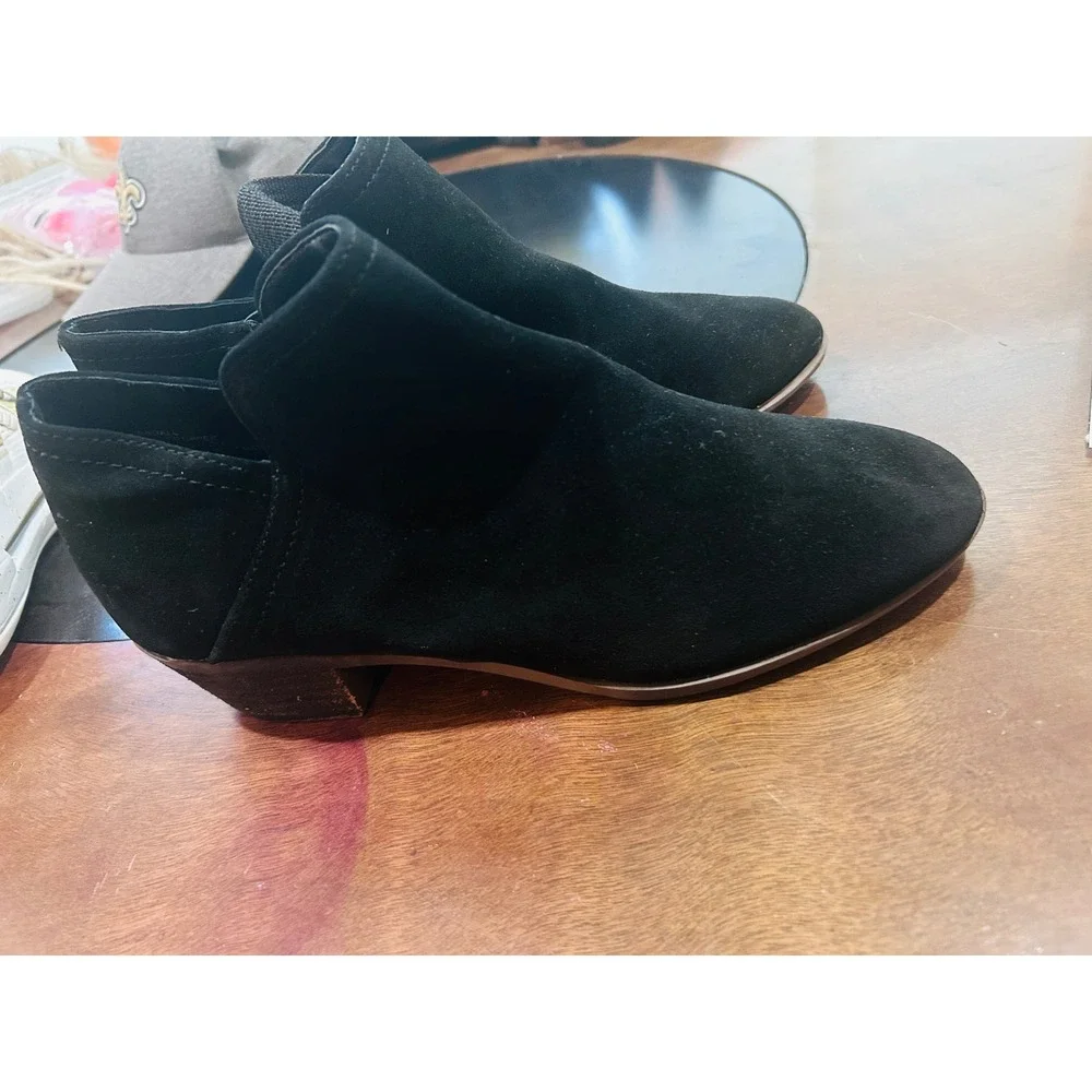 Crown and Ivy Ankle Boots Women 10W Black Excellent Suede Low Block Heel Zipper